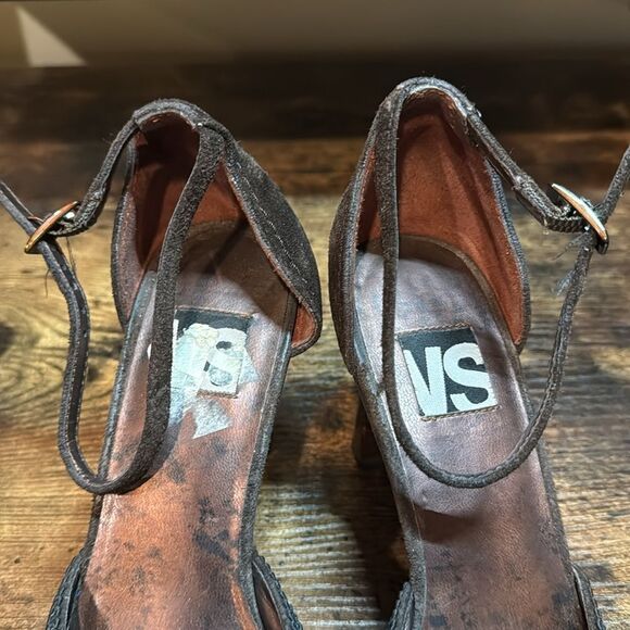 Victoria’s Secret Brown Suede Heels Size 7 - Picture 8 of 11